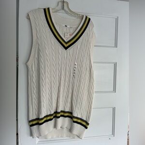 Uniqlo men’s sweater vest